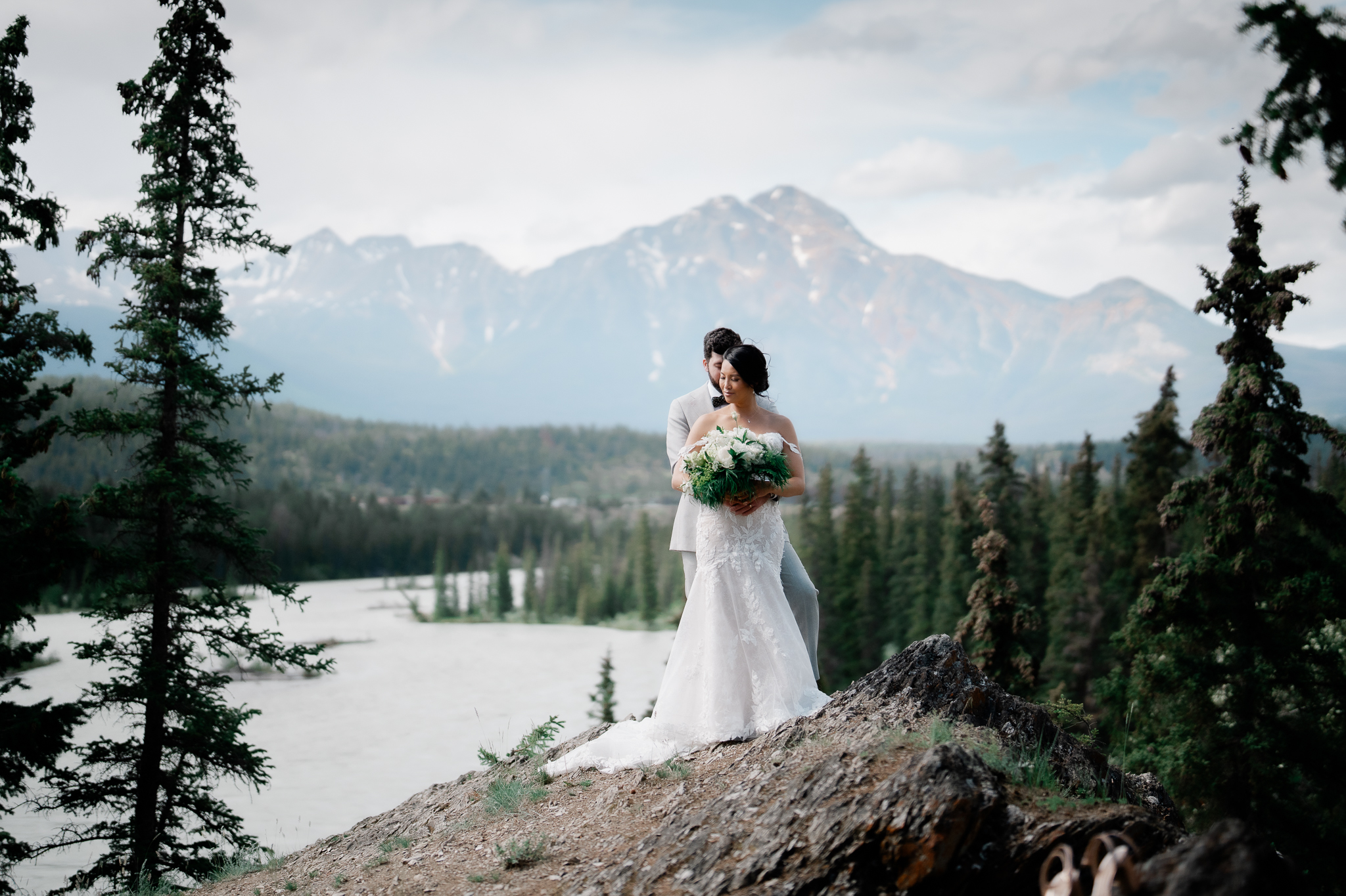 outdoor wedding at the Jasper Park Lodge